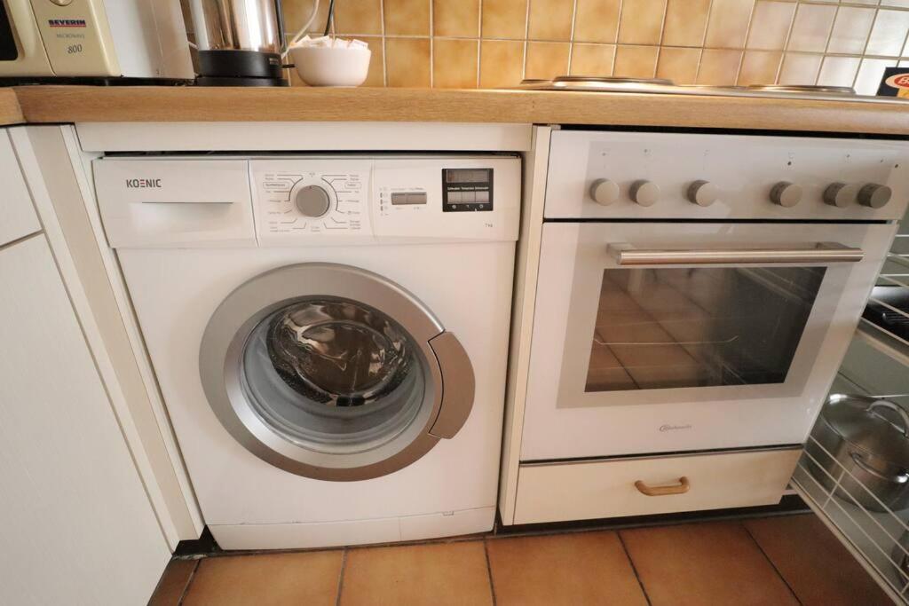 Comfortable, Very Well Located Between Train Station And Lake! Lausanne Exterior photo